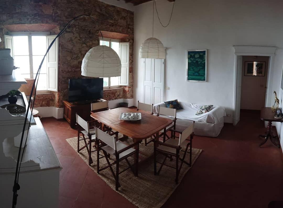 La Casina Di Alice Appartement Marciana Marina  Buitenkant foto